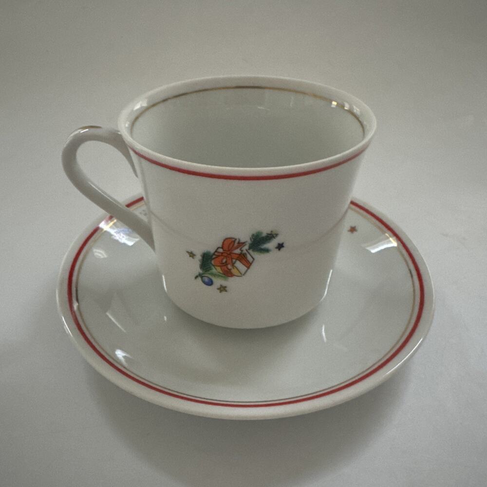 Vintage 4pc Set Salem China Christmas Eve Teacups and Saucers Holiday Dinnerware - Picture 5 of 10
